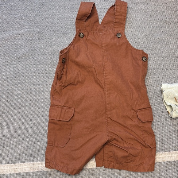 5/$20 Brown and Patterned Baby Overalls Set baby boy 12 months - Picture 4 of 4